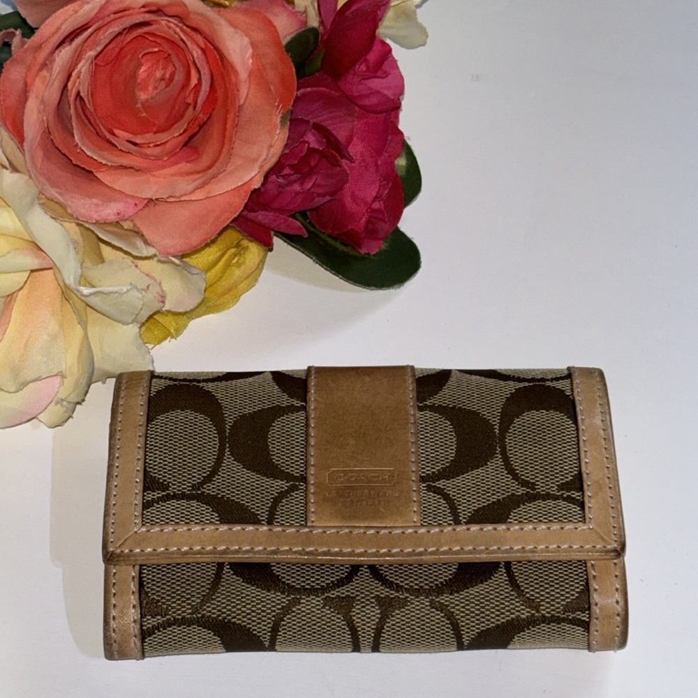 Coach Signature Wallet Tan Coach Wallet Folded Snap Coach Classic Wallet - Picture 16 of 16
